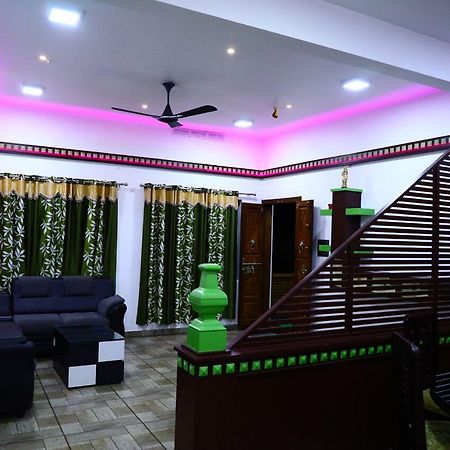 提喀迪 Sri Lakshmi Gardens酒店 外观 照片