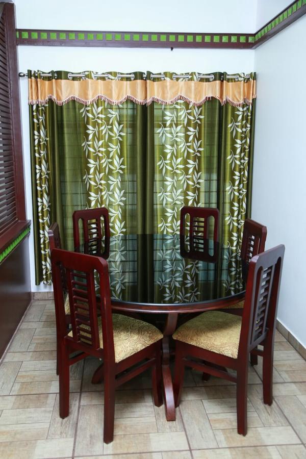 提喀迪 Sri Lakshmi Gardens酒店 外观 照片
